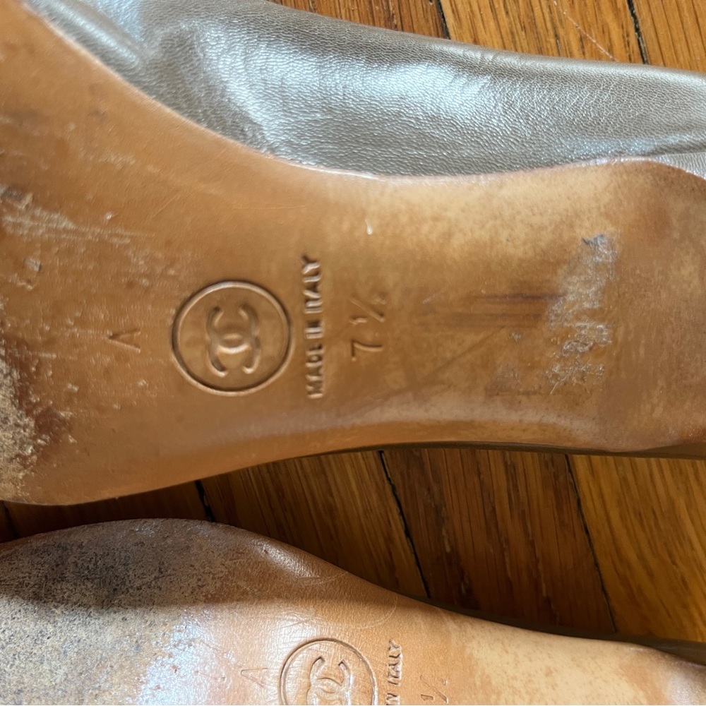 CHANEL VTG Taupe Leather Heels Logo SZ 7.5 Made in Italy NO LOWBALL OFFERS PLS - Picture 10 of 12